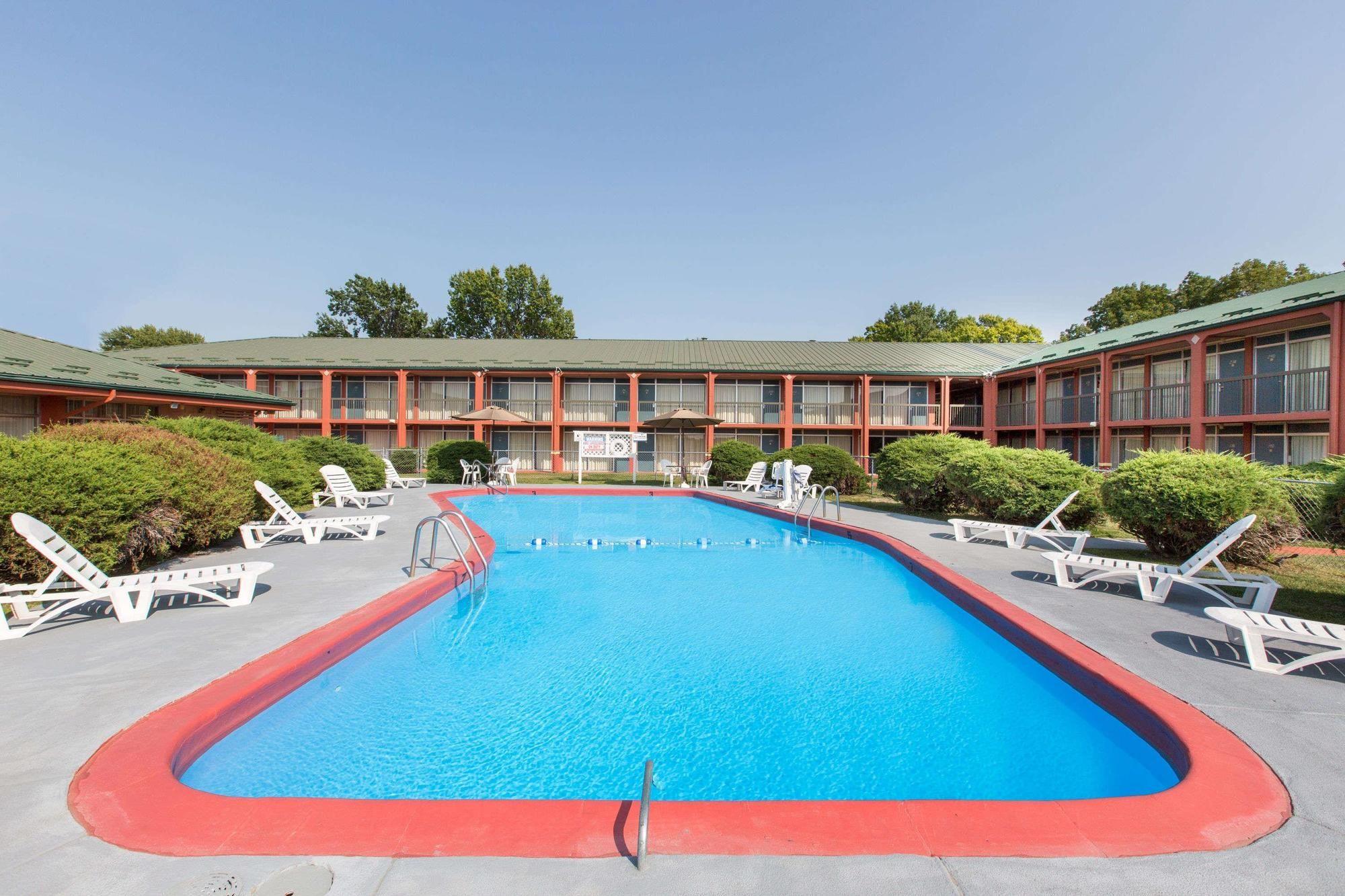 Americas Best Value Inn St. Joseph At I-29 Exterior foto