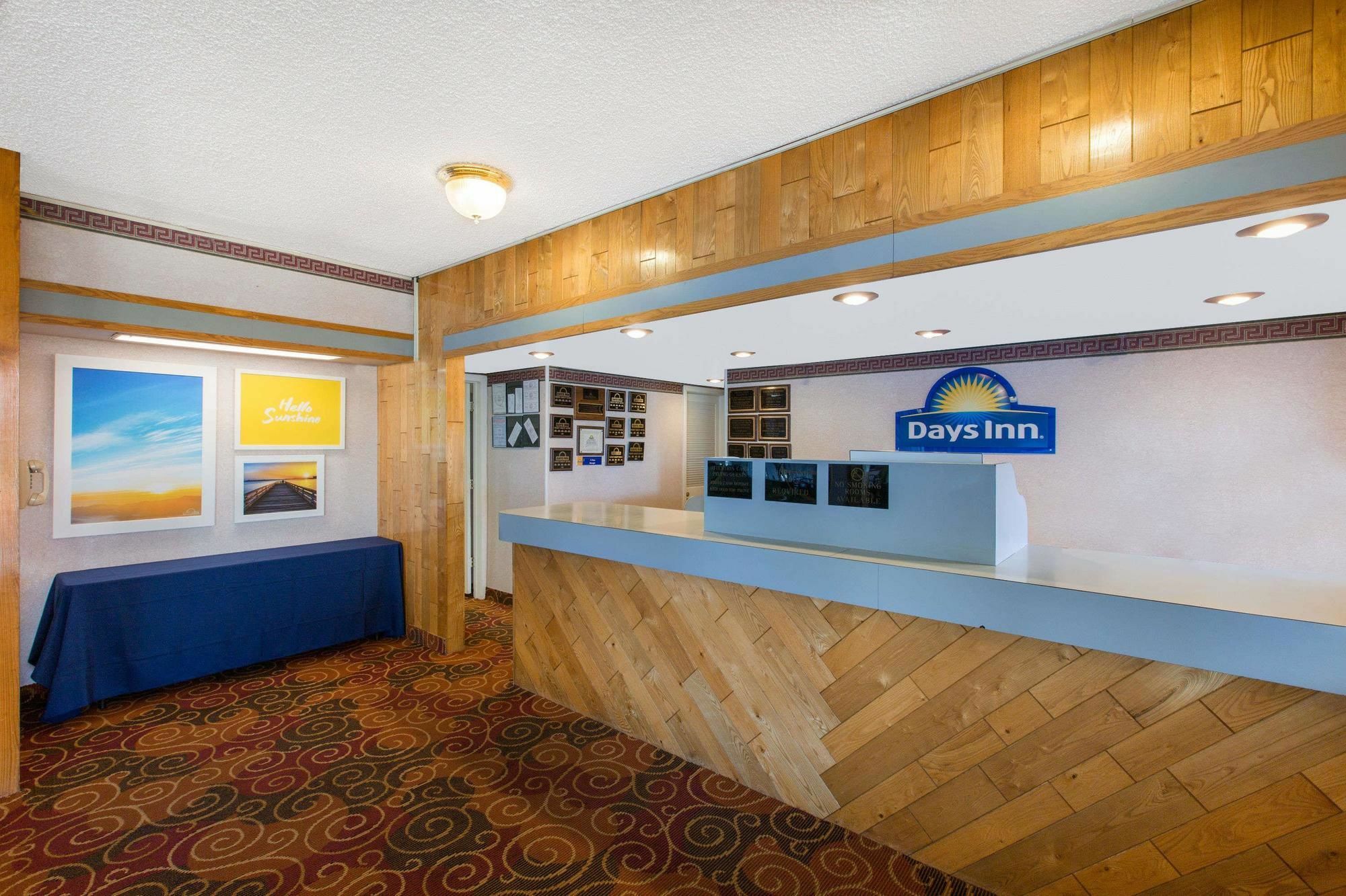Americas Best Value Inn St. Joseph At I-29 Exterior foto