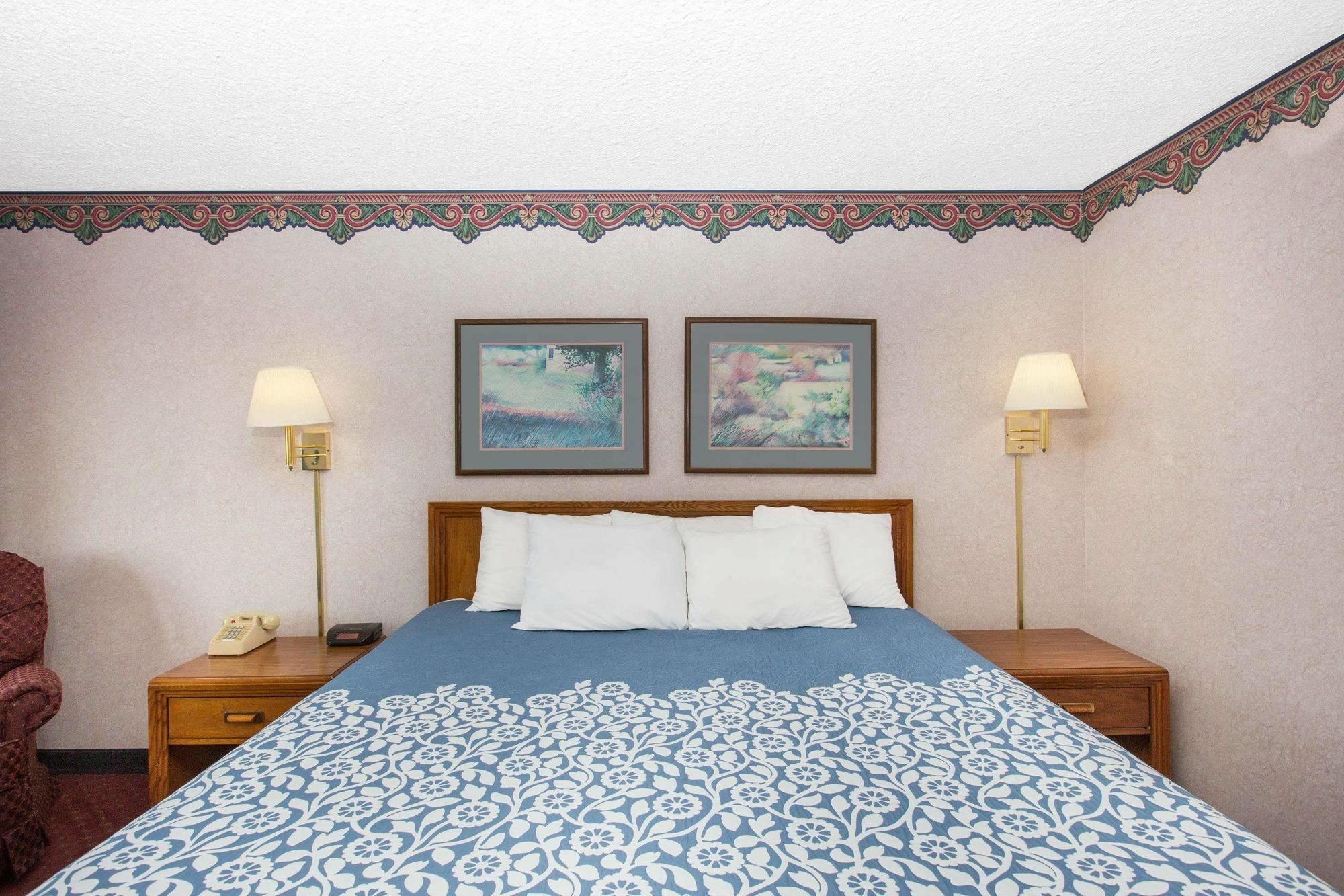 Americas Best Value Inn St. Joseph At I-29 Exterior foto