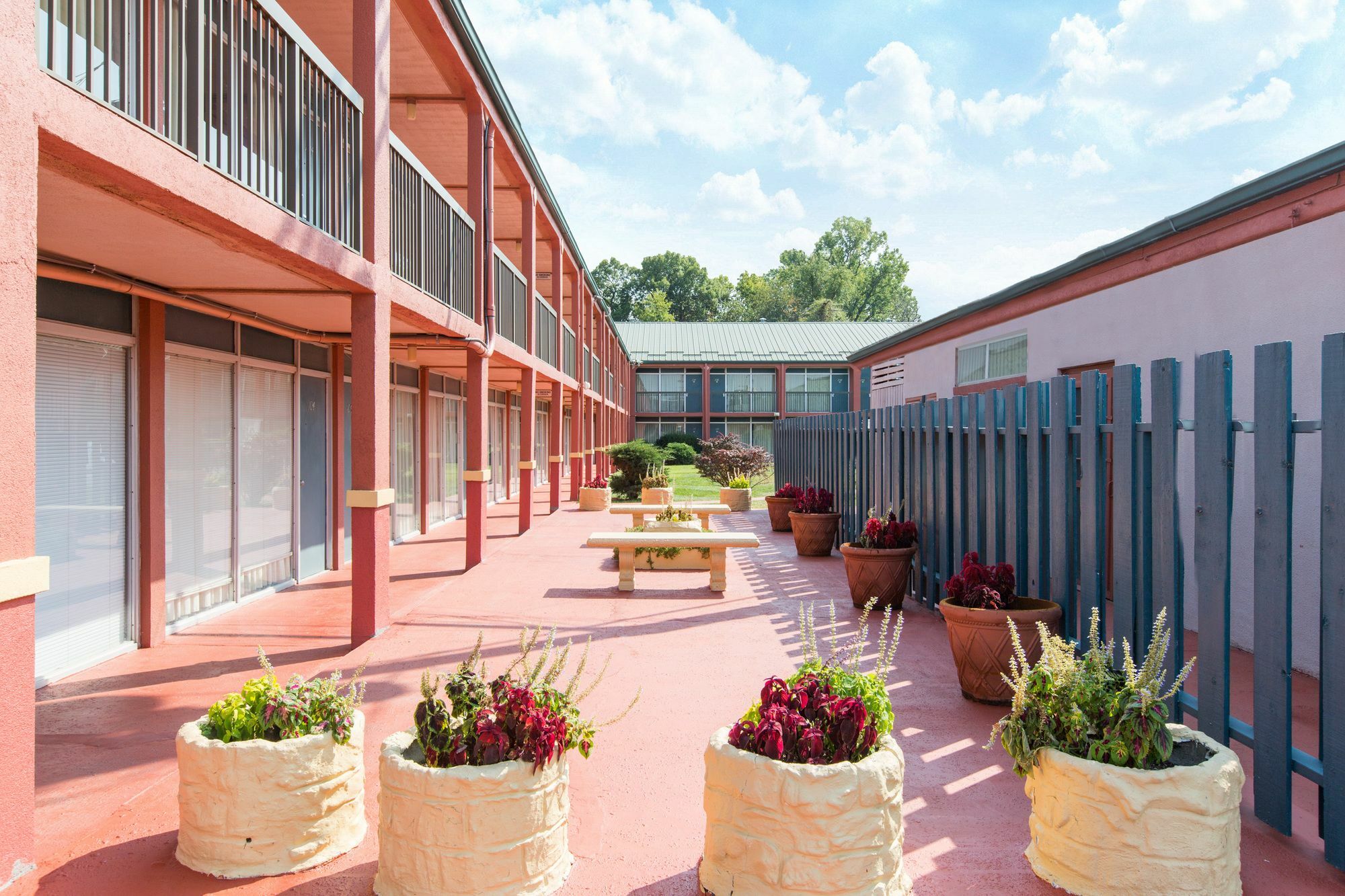 Americas Best Value Inn St. Joseph At I-29 Exterior foto